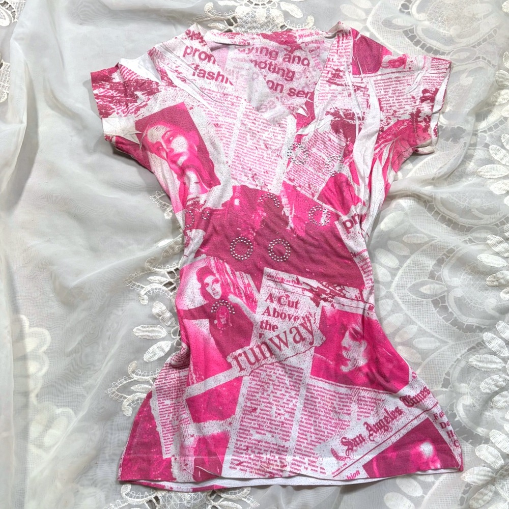 Y2K Designer Pink Newspaper Print Rhinestone V-Neck Tee A Runway Top